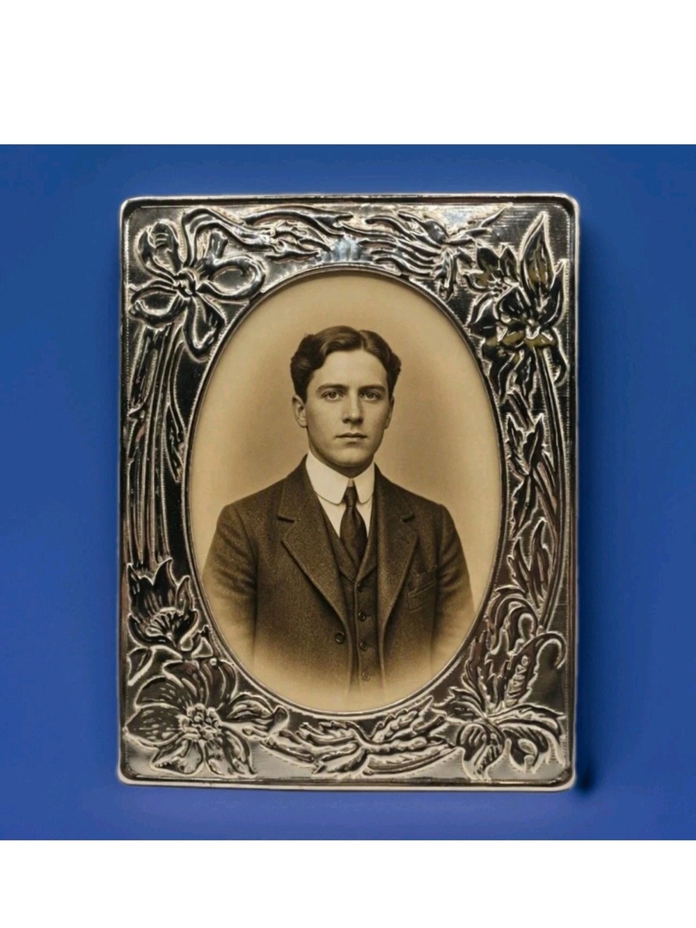 Silver Floral Engraved Photo Frame